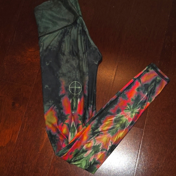 LIKE NEW Teeki XS Dreamcatcher feather full length leggings. - Picture 6 of 6